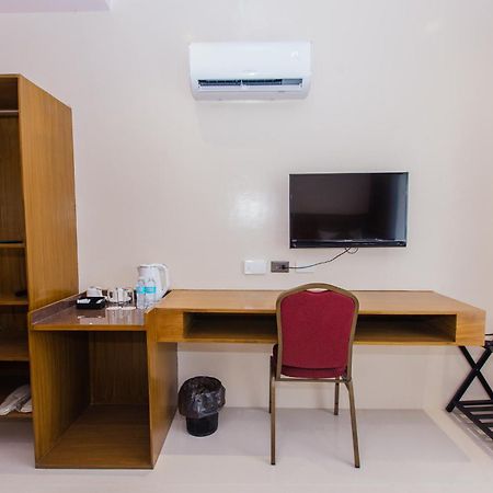 Maxi Hotel And Event Center Tagbilaran Dış mekan fotoğraf