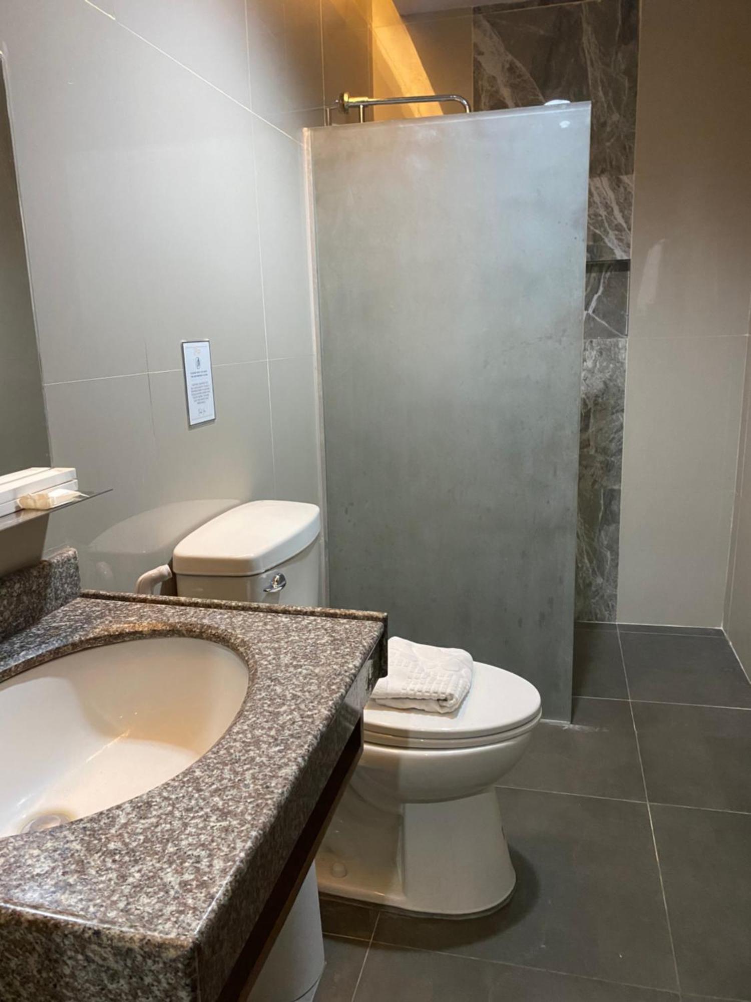Maxi Hotel And Event Center Tagbilaran Dış mekan fotoğraf