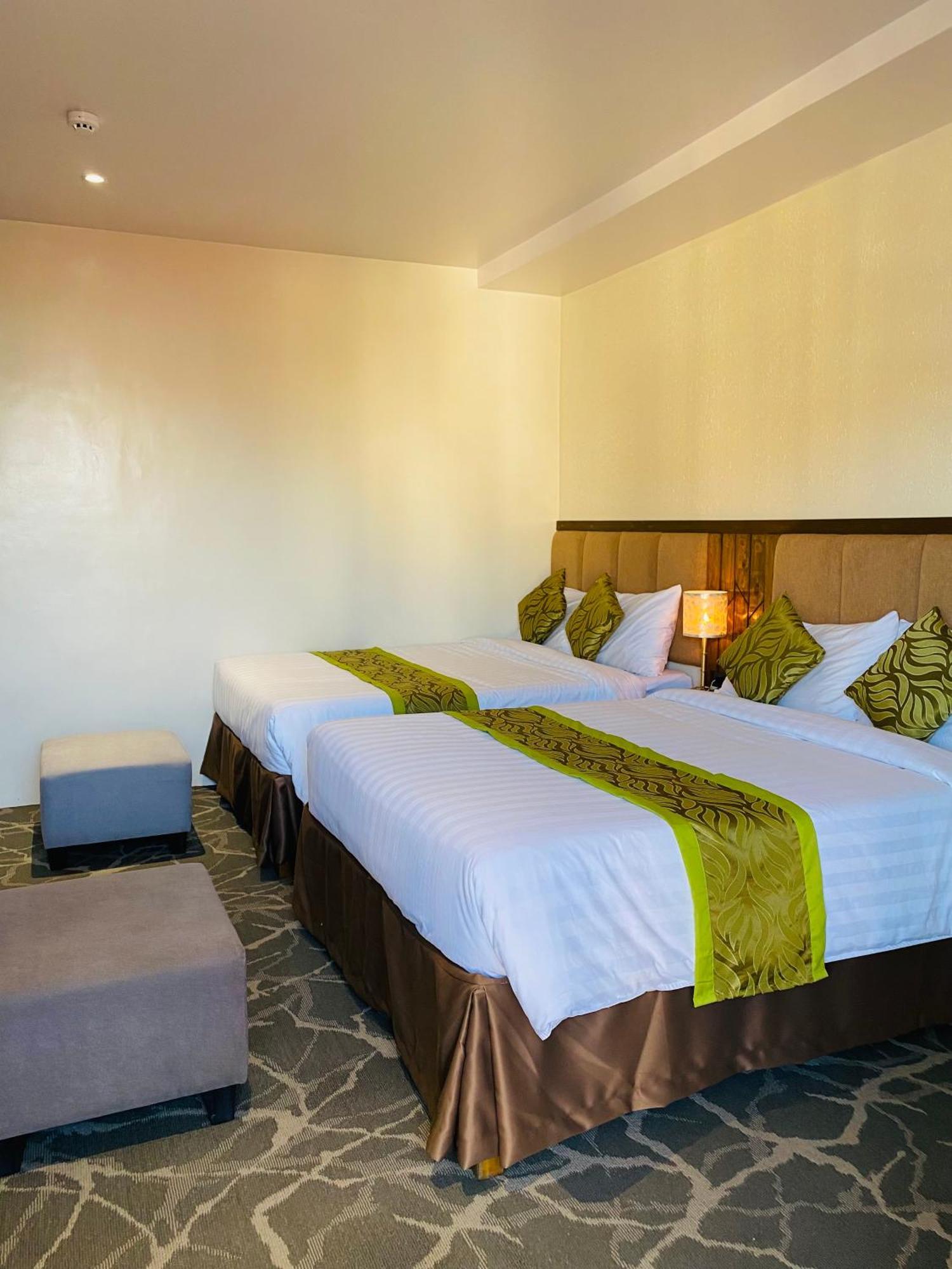 Maxi Hotel And Event Center Tagbilaran Dış mekan fotoğraf