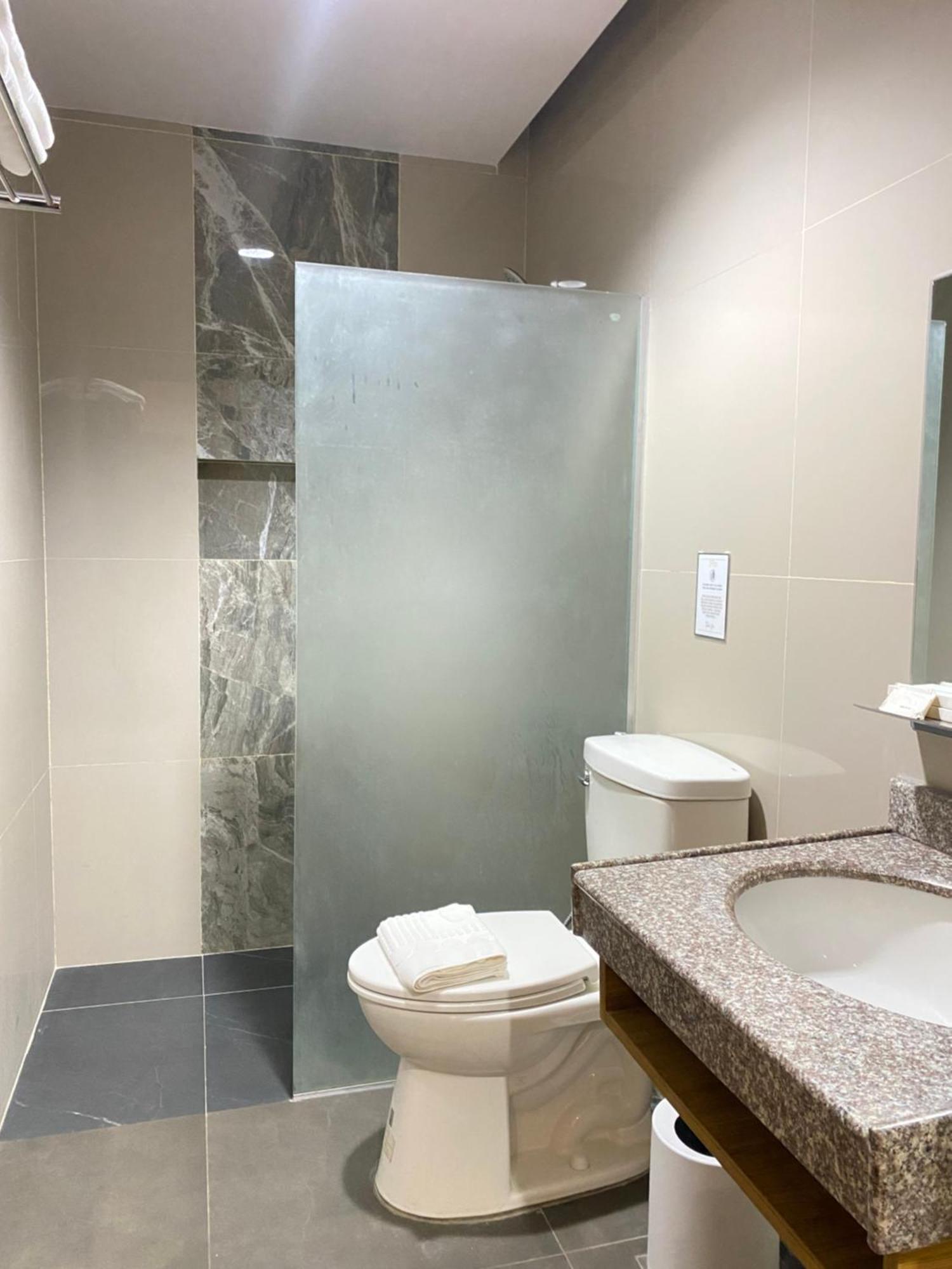 Maxi Hotel And Event Center Tagbilaran Dış mekan fotoğraf