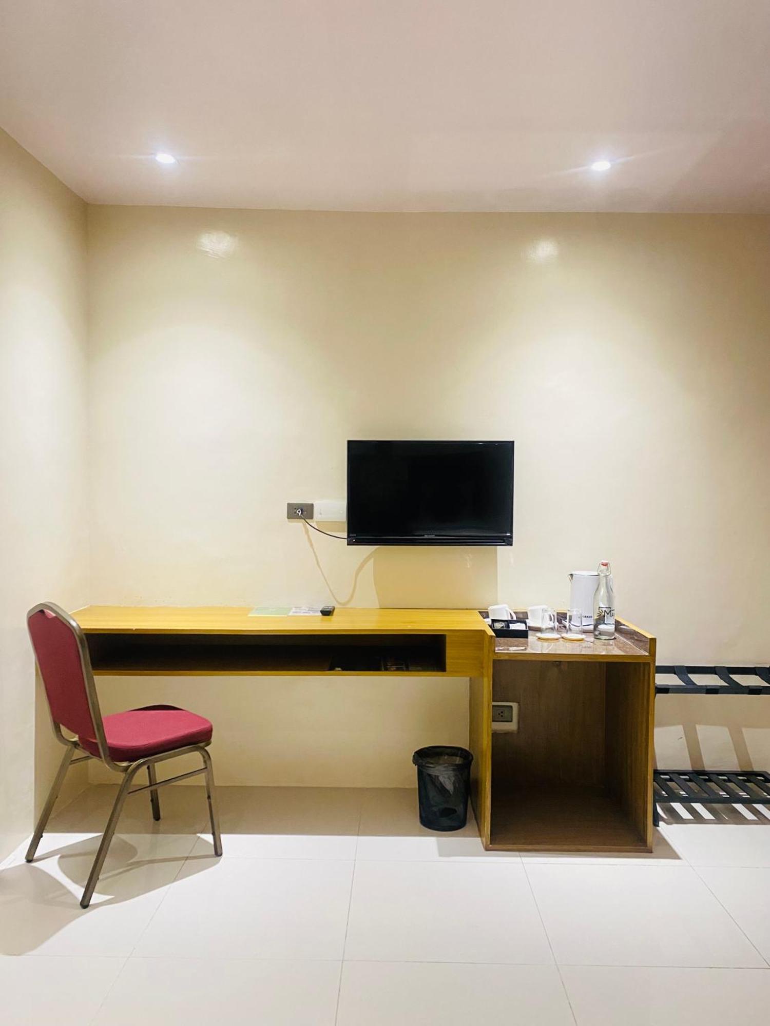 Maxi Hotel And Event Center Tagbilaran Dış mekan fotoğraf