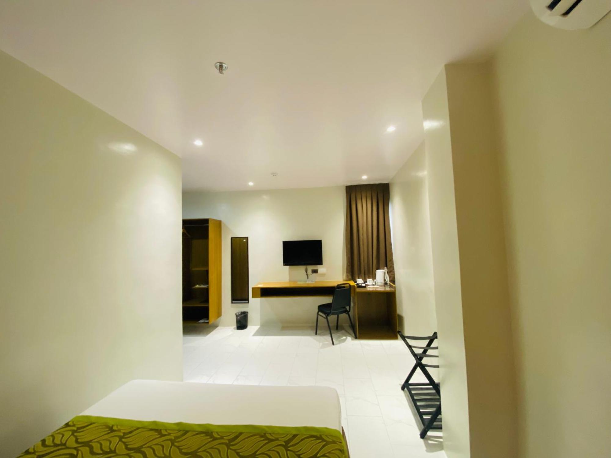 Maxi Hotel And Event Center Tagbilaran Dış mekan fotoğraf