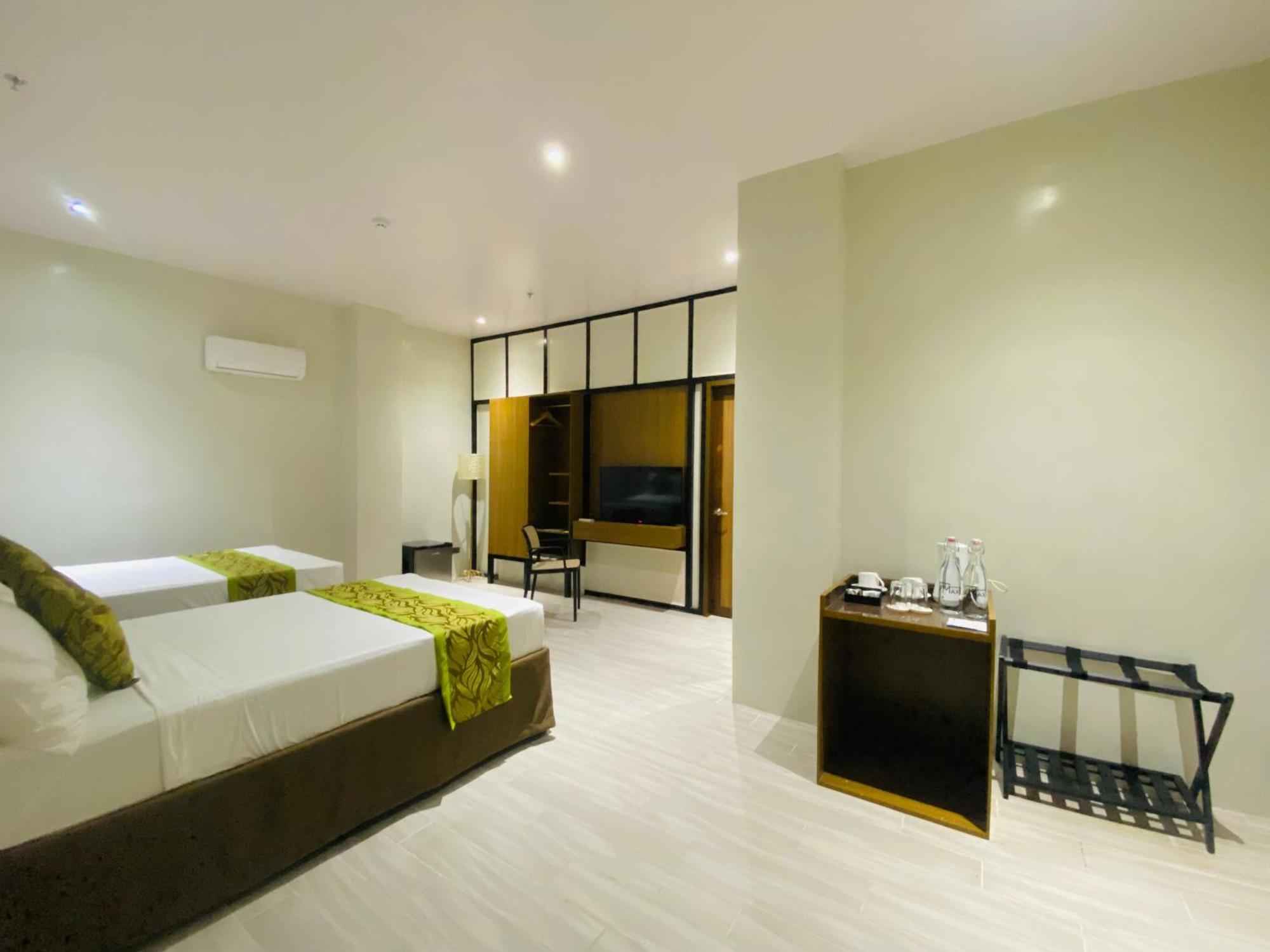 Maxi Hotel And Event Center Tagbilaran Dış mekan fotoğraf