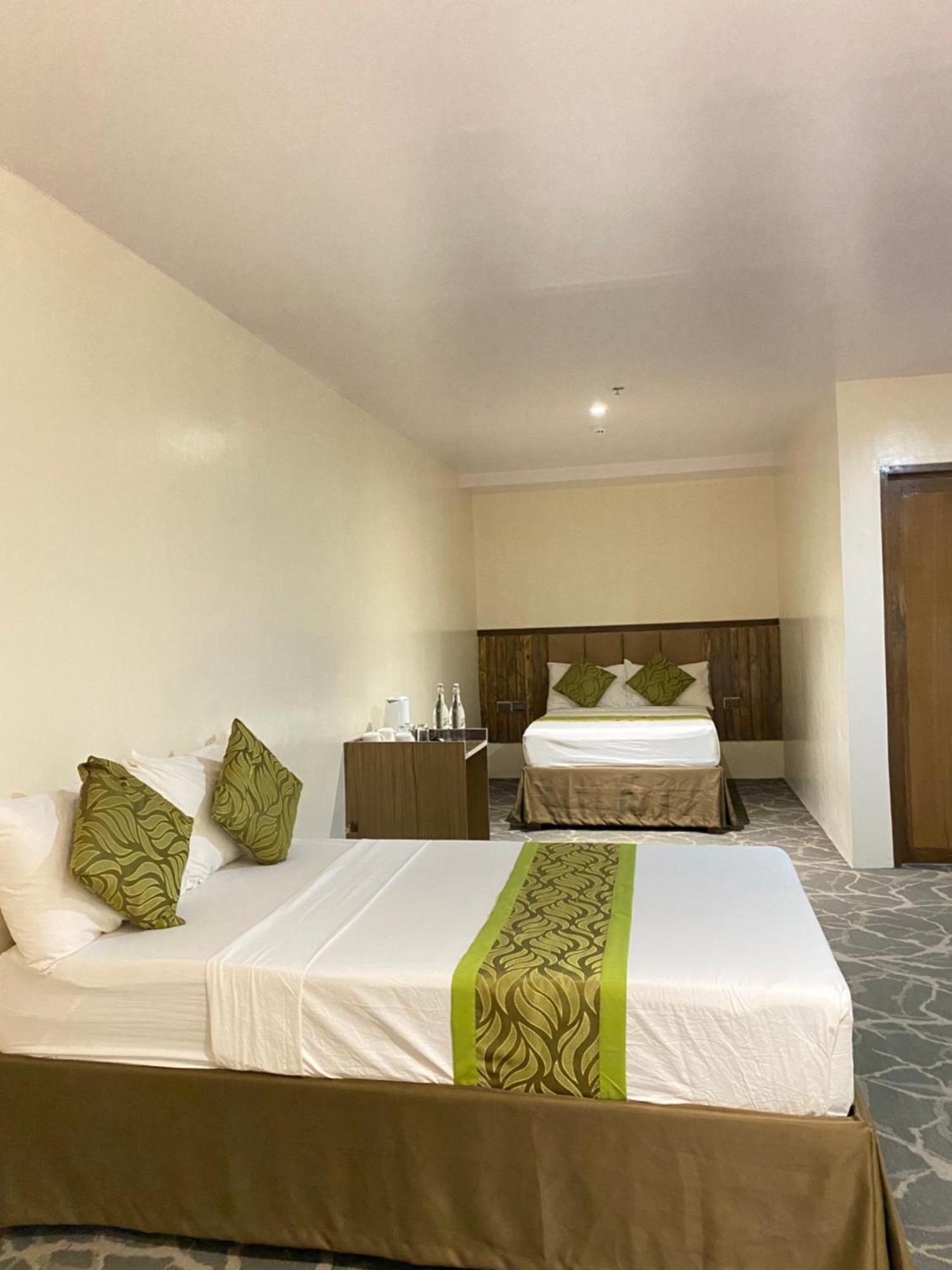 Maxi Hotel And Event Center Tagbilaran Dış mekan fotoğraf