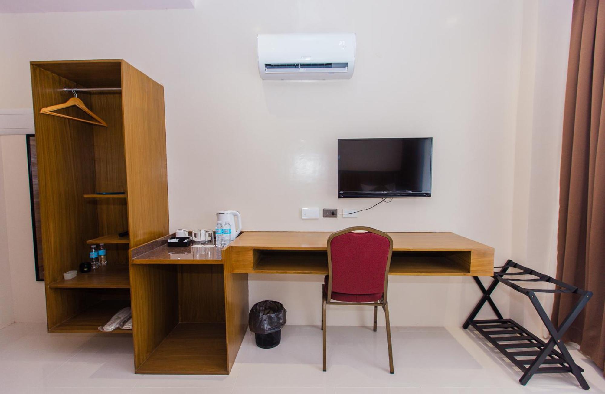 Maxi Hotel And Event Center Tagbilaran Dış mekan fotoğraf