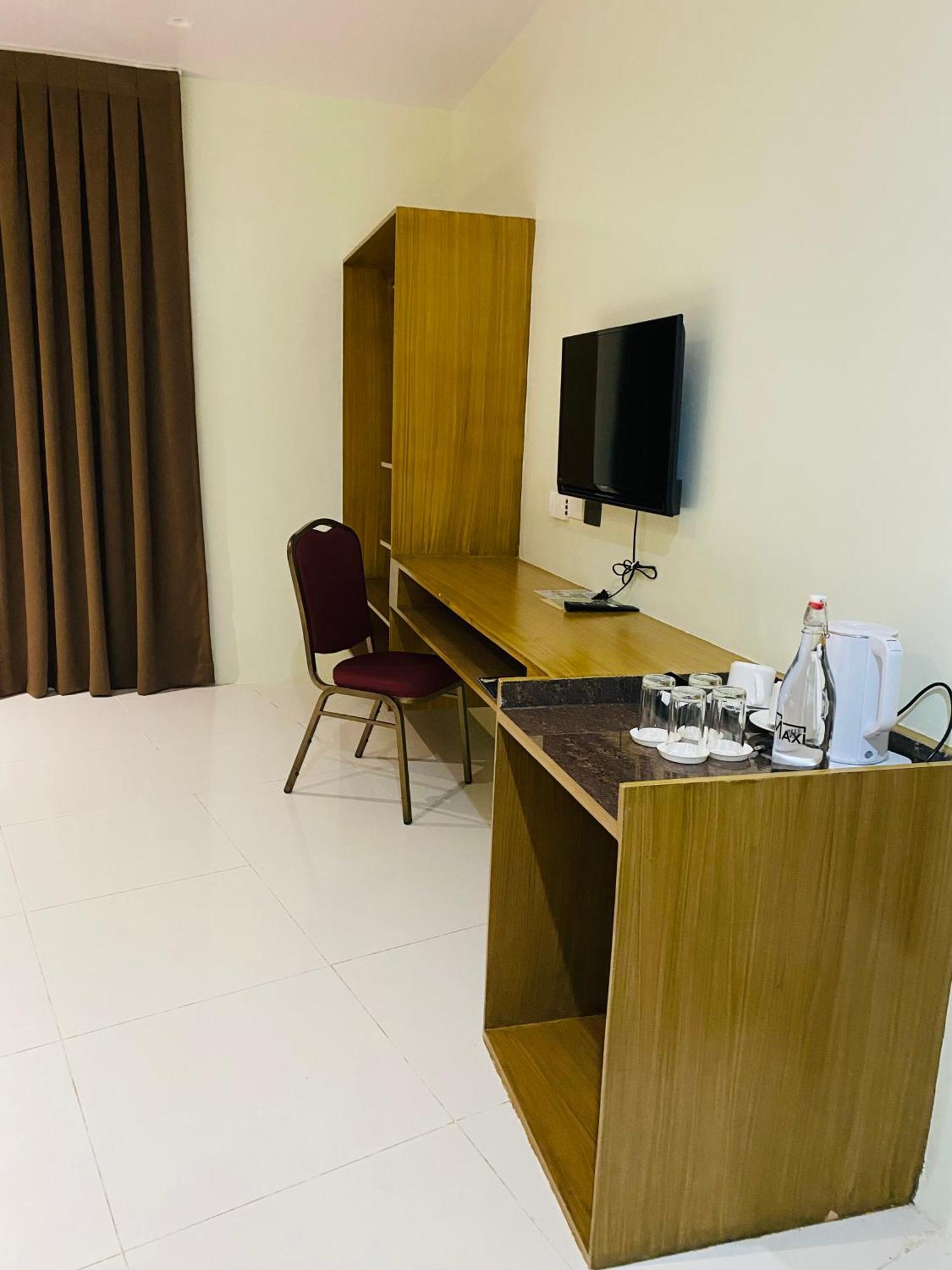 Maxi Hotel And Event Center Tagbilaran Dış mekan fotoğraf